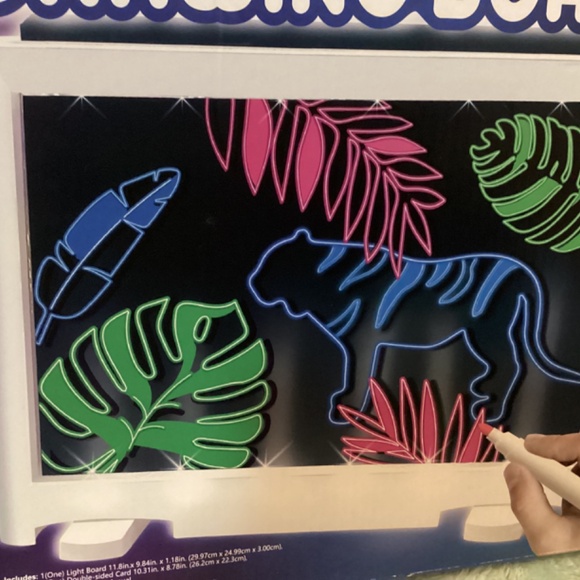 NEW Light Up LED Drawing Board FUN FOR EVERYONE! 💡 - Picture 8 of 8